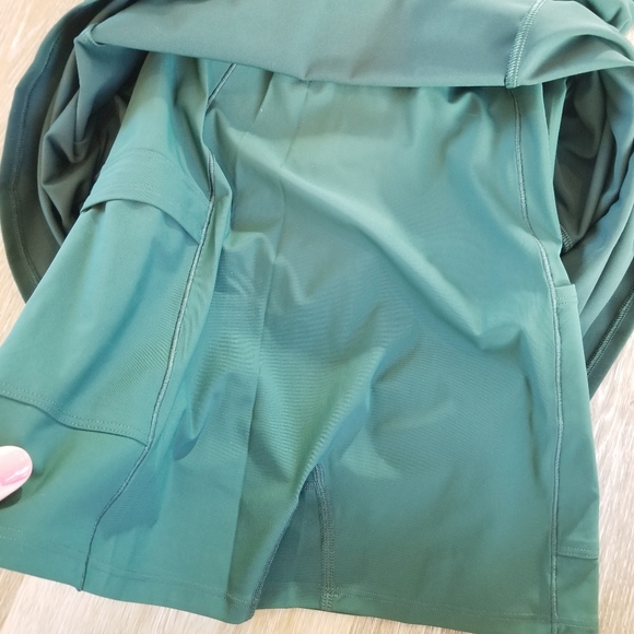 Vuori Women's One Shot Tennis Dress Breathable Active built in Shorts Ru… - Picture 11 of 14